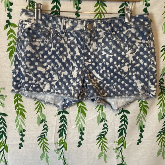NWOT Size 27 GAP Summer Cut-Offs A1 - Picture 3 of 4